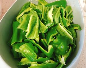 香炒青椒牛肉的做法 步骤1