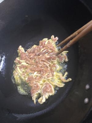 家常菜青椒炒肉的做法 步骤5