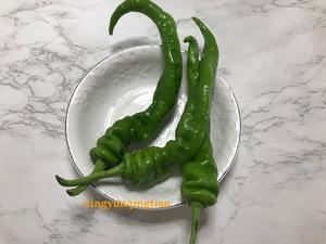 腊肉炒青椒（简单、下饭）的做法 步骤4