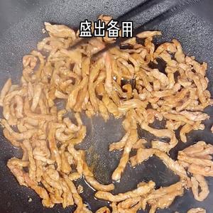 ?吃不下饭的时候就特别爱吃这个青椒炒肉丝，三碗米饭打底❗️的做法 步骤15