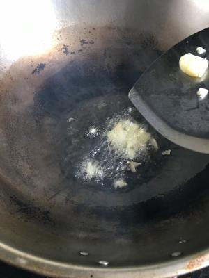 雪菜茭白炒毛豆的做法 步骤2