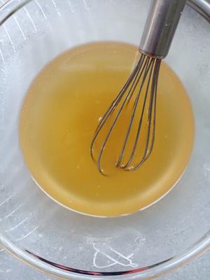 广式月饼（蛋黄莲蓉/蛋黄豆沙）（100克20个）的做法 步骤7