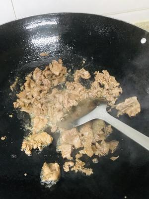 毛豆炒牛肉的做法 步骤5