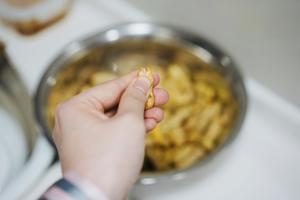 【正大钱食谱】夏天绝不能错过的糟卤虾、糟卤毛豆和花生的做法 步骤5