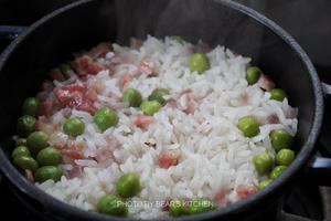 隆平芯米之豌豆腊肠饭的做法 步骤7