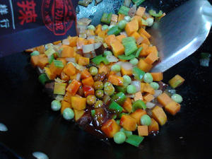 香辣南瓜鸡丁炒饭的做法 步骤14