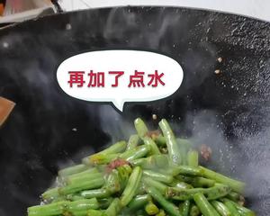 不油炸，素炒四季豆的做法 步骤7