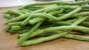 榄菜肉碎四季豆（独家秘方哦）的做法 步骤1
