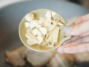 米饭绝配❗️一学就会的辣白菜豆腐汤?的做法 步骤4