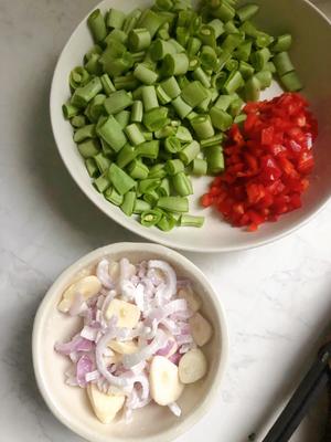 罗勒肉碎四季豆的做法 步骤2