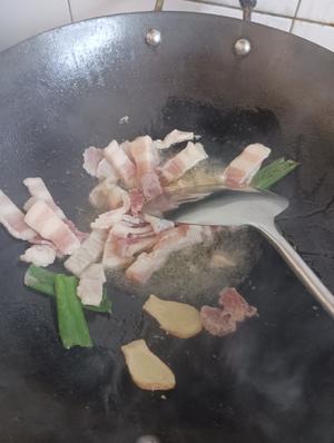 肉不换芸豆炒五花肉的做法 步骤4