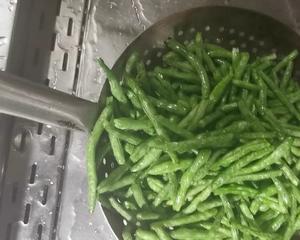 干煸四季豆的做法 步骤4