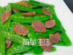 荷兰豆炒腊肠的做法 步骤3