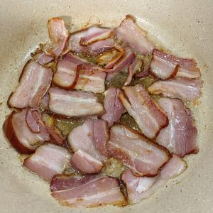 荷兰豆炒腊肉的做法 步骤3
