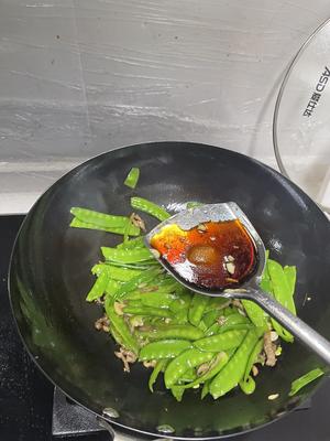 荷兰豆炒肉的做法 步骤6