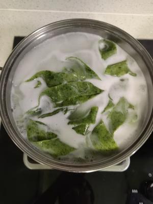 西红柿鸡蛋菠菜面的做法 步骤28