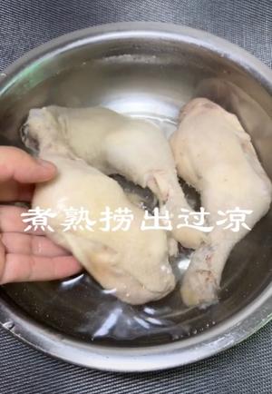 柠檬手撕鸡的做法 步骤2