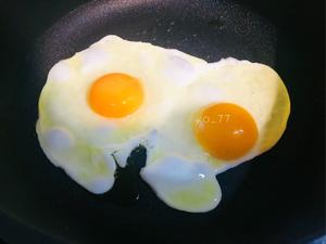 消暑美味虾仁煎蛋丝瓜汤的做法 步骤3
