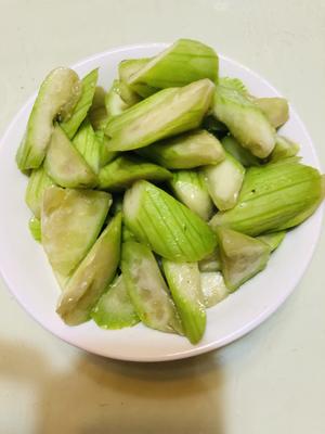 纯素美食｜番茄烩丝瓜的做法 步骤5