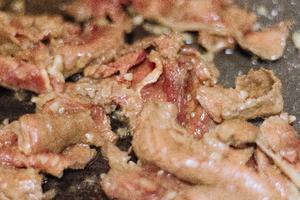 秋葵炒牛肉，才是秋葵的正确打开方式的做法 步骤5