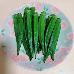 养生食谱-秋葵海苔鸡蛋卷的做法 步骤1