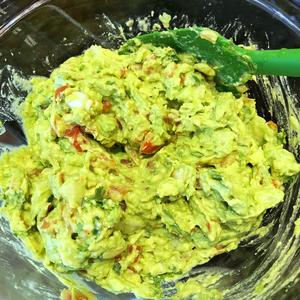 10分钟Guacamole（牛油果/鳄梨酱）的做法 步骤4