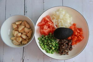 牛油果鸡肉藜麦饭的做法 步骤1