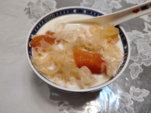 雪耳木瓜鲜奶/秋冬滋润食品的做法 步骤5