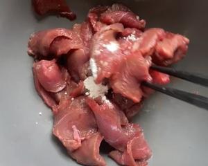 营养香甜的木瓜炒牛肉的做法 步骤3