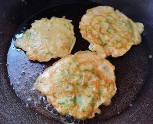 西葫芦鸡蛋饼（土豆丝饼、香芋丝饼或者其他丝饼?）的做法 步骤9