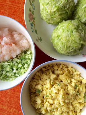 西葫芦鸡蛋虾仁三鲜饺子的做法 步骤6