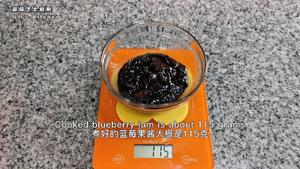 蓝莓芝士慕斯蛋糕。免烤免蒸入口即化，手残党也能做的甜品，操作简单零失败的做法 步骤8