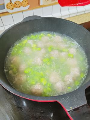 ♨️新鲜美味～肉丸蚕豆蛋花汤. 马克西姆不粘锅的做法 步骤5