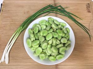 葱花蚕豆的做法 步骤1