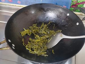 咸菜豆瓣蛋汤（蚕豆瓣）的做法 步骤8