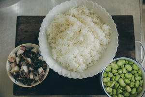 蚕豆焖饭的做法 步骤1