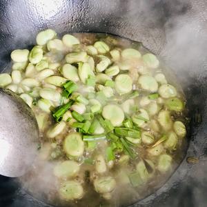 葱油蚕豆的做法 步骤6