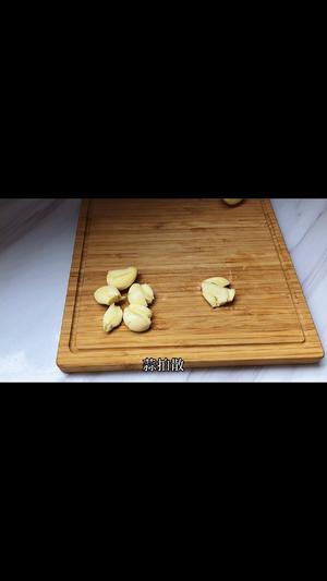 冬日里的一碗暖汤，番茄豆腐浓汤，不加一滴水，汤汁浓郁豆腐软嫩暖心又暖胃。的做法 步骤6