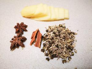 清炖萝卜牛肉汤的做法 步骤2