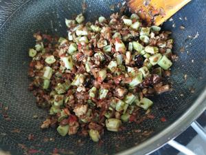 肉末扁豆外婆菜的做法 步骤8