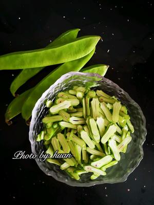 新鲜刀豆炒肉沫（下饭菜～没错）的做法 步骤1