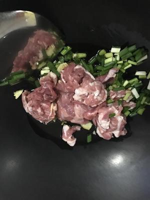 刀豆炒肉的做法 步骤1