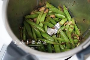 肉片橄榄菜炒刀豆的做法 步骤4