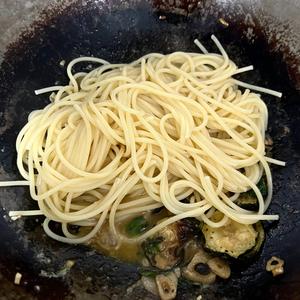 节瓜意大利面Spaghetti alla nerano（ref.广坦）的做法 步骤17