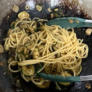 节瓜意大利面Spaghetti alla nerano（ref.广坦）的做法 步骤18