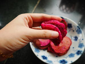 粉色红龙果酸奶软饼{宝宝营养早餐}的做法 步骤13