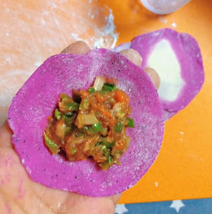 美腻的彩色水饺-火龙果双色饺子的做法 步骤15