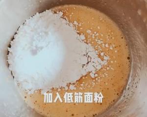 自制榴莲千层蛋糕（含视频教程）的做法 步骤4