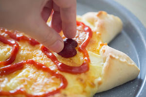 当榴莲遇见凤梨——花轮水果花样pizza（这是我吃过最有颜有品的水果披萨）的做法 步骤19