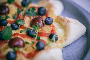 当榴莲遇见凤梨——花轮水果花样pizza（这是我吃过最有颜有品的水果披萨）的做法 步骤24